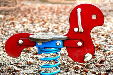 boş oyun alanı, karantina önlemleri, evden çıkma yasağı