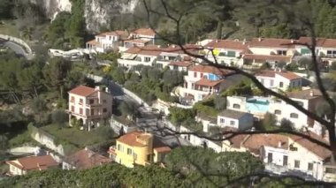 Binalar ve Cannes çatılarının üzerinden genel görünüm