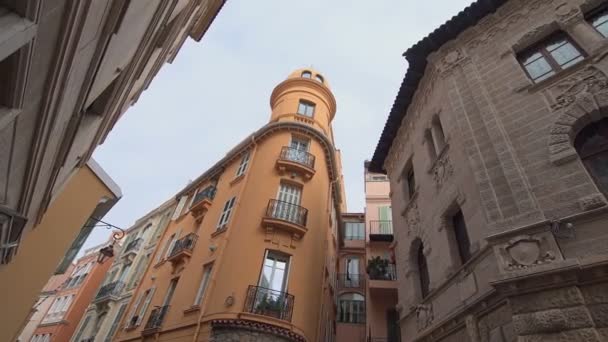 Smalle straat in Monaco — Stockvideo