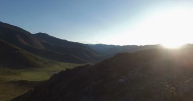 Virajlı yol ve orman atış anteni