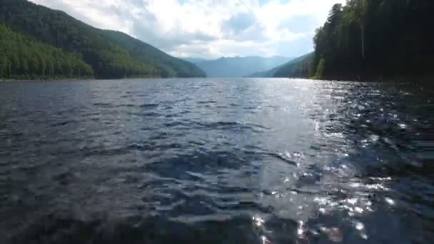 Vento sobre as montanhas — Vídeo de Stock