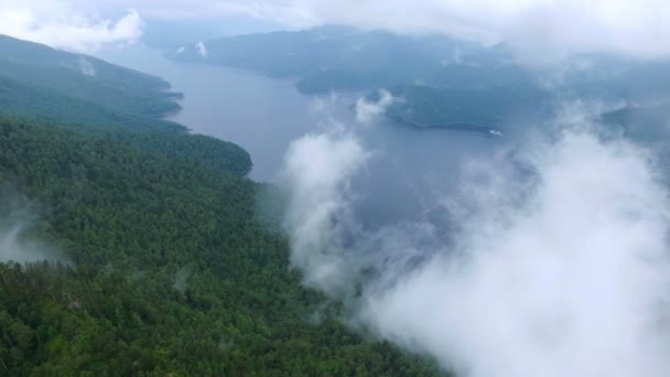 Survoler la centrale hydroélectrique — Video