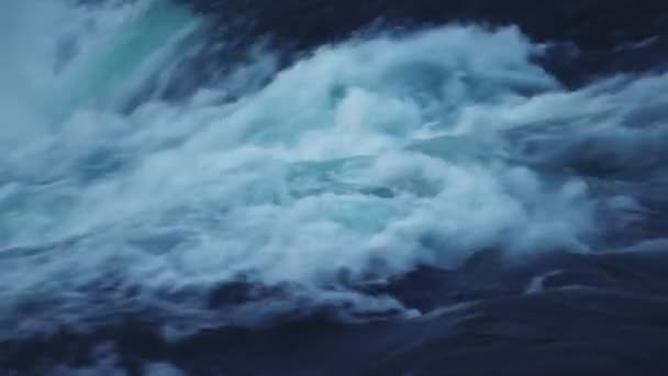 Rheinfall vattenfall på kvällen. Schweiz — Stockvideo