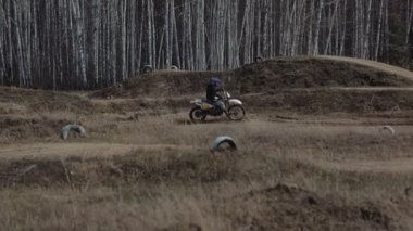 motokros Bisiklete binmek