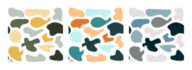 Üç renkli, pürüzsüz desen seti. Elle çizilmiş çeşitli şekiller ve karalama nesneleri. Soyut modern trend vektör illüstrasyonu. Pul dokusu. Her desen izole edilmiş