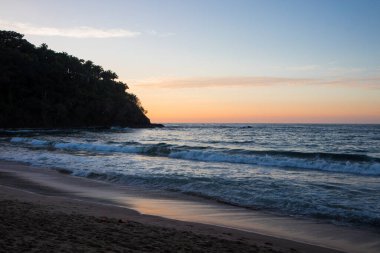 Pasifik Okyanusu üzerinde sahil gün batımı Lo de Marcos, Riviera Nayarit, Meksika
