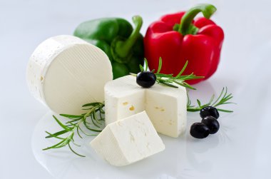 Beyaz paneer Peynir Biberiye, Siyah Zeytin ve kırmızı biber, ing