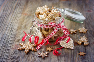 Noel gingerbread çerezleri, Festival rustik masa dekorasyonu