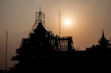 bir Budist tapınağı siluet