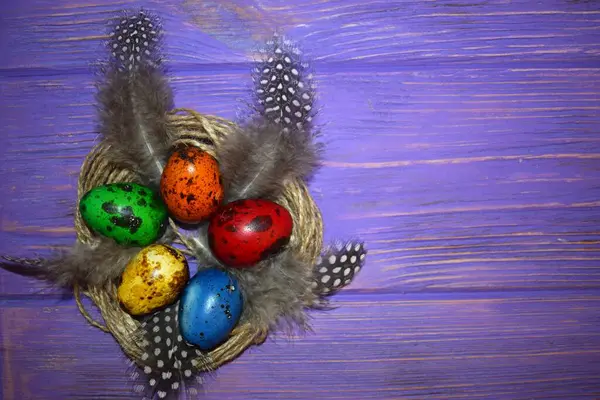 Huevos Pascua Sobre Fondo Madera —  Fotos de Stock