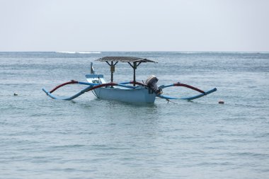 Katamaran Kuta Beach, Bali Endonezya blu ile ünlü sandy üzerinde