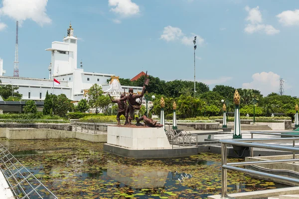 Музей Tugu Pahlawan в місті Бая, Східна Ява, Індонезія — стокове фото