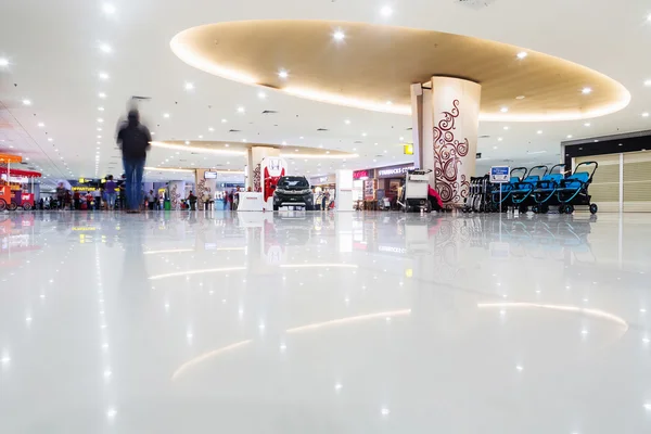 СУРАБАЙЯ (ИНДОНЕЗИЯ) - 25 марта 2016 года: Международный аэропорт Сурабая-Хуанда. Сурабая, Восточная Ява . — стоковое фото