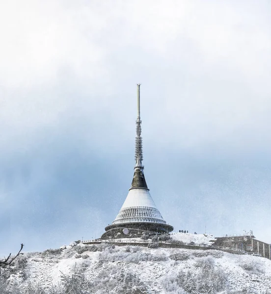 Шутливый Покрытый Снегом Вид Зимнюю Гору Шестед Передатчиком — стоковое фото