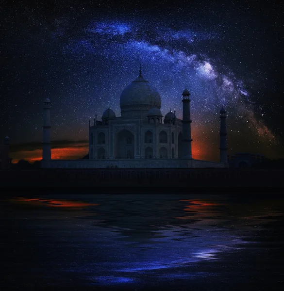 Taj Mahal templet natt, Agra, med Vintergatan — Stockfoto