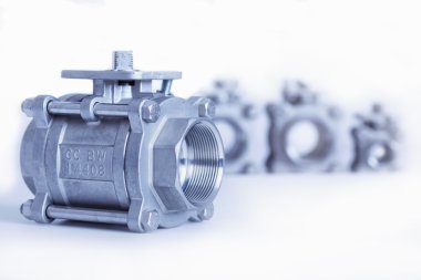 Grup 4 valf, farklı boyutlarda