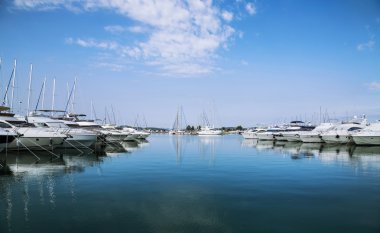 Süper Yatlar Zadar, Hırvatistan yakınındaki Sukosan limanında demirlemiş
