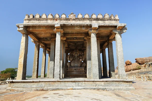 Heiliger ganesha-tempel in hampi, karnataka, indien — Stockfoto