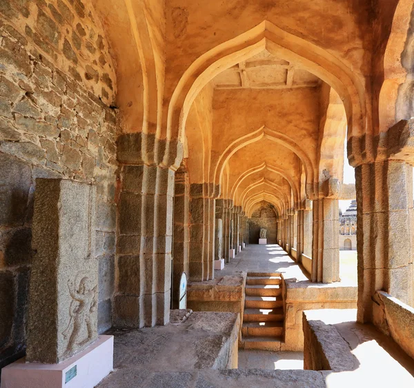 Olifant stallen, Hampi, Karnataka, India (Unesco World Heritage Site, vermeld als de groep van monumenten op Hampi) — Stockfoto