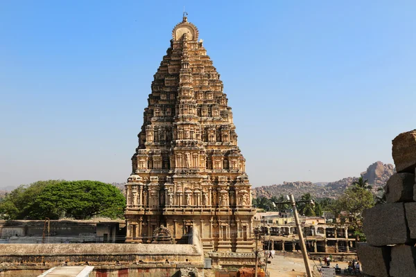 Templo de Virupaksha em céu azul em Hampi, Karnataka — Fotografia de Stock