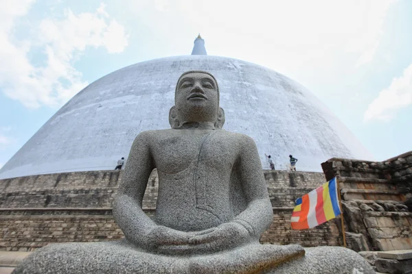 Анурадхапура, dagoba Ruvanvelisaya, Budha — стокове фото