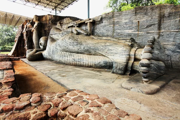 Gal Viharaya 仏像、スリランカのポロンナルワに — ストック写真