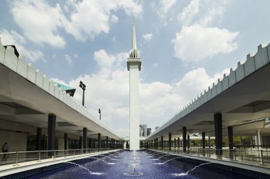 Ulusal Camii, Malezya kuleleri Minare
