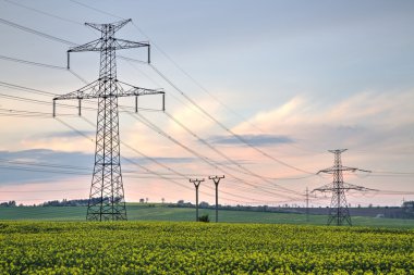 Elektrik yüksek voltaj güç direği