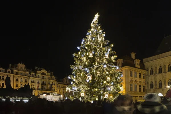 Praha, Česká republika. 28. listopadu 2015 - Staroměstské náměstí v době Vánoc, Praha, Česká republika — Stock fotografie