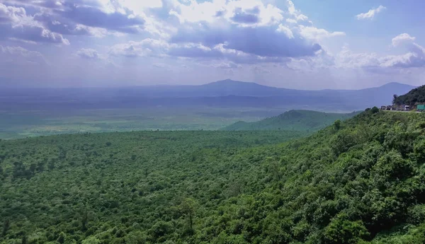 Grande Vale Rift Está Coberto Densa Selva Verde Raios Sol — Fotografia de Stock