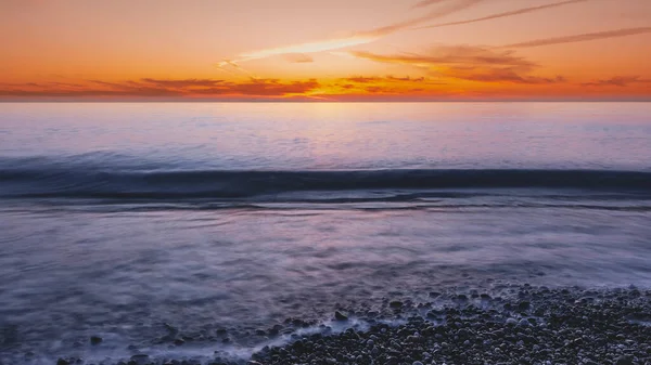 Geheimnisvoller Sonnenuntergang Über Dem Meer Dämmerung Der Himmel Ist Orange — Stockfoto