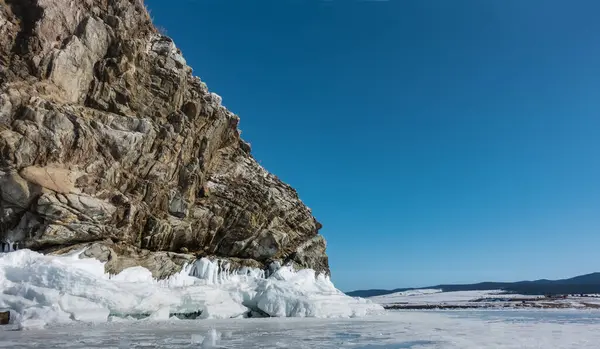 Granit Sten Saknar Växtlighet Mot Bakgrund Blå Himmel Och Frusen — Stockfoto