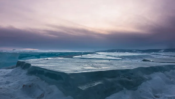 Flat Smooth Ice Floes Surface Frozen Lake Close Pinkish Evening — 图库照片