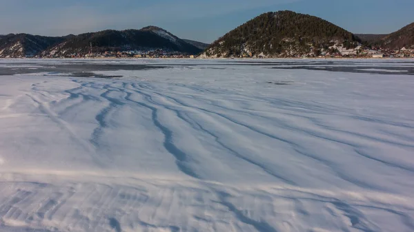 Hay Nieve Lago Congelado Superficie Hay Patrón Relieve Rayas Sombra —  Fotos de Stock