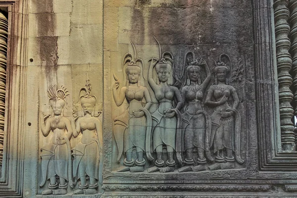 Ancient Bas Relief Wall Famous Angkor Temple Image Apsara Dancers — Stockfoto