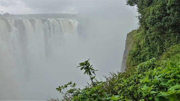 Знаменитий Водоспад Вікторія Зімбабве Могутні Потоки Води Заховані Густому Тумані — стокове фото