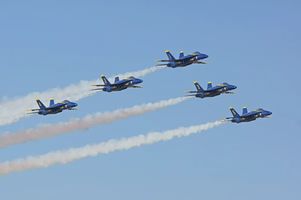 AirplaneBlue Angels F-18 Hornet jet fighters flying at El Centro Air Show — Stock Photo, Image