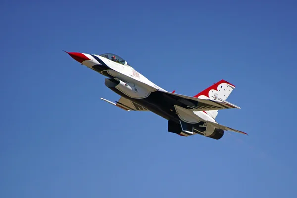 Μαχητικά αεριωθούμενα Thunderbirds F-16 αεροπλάνο — Φωτογραφία Αρχείου