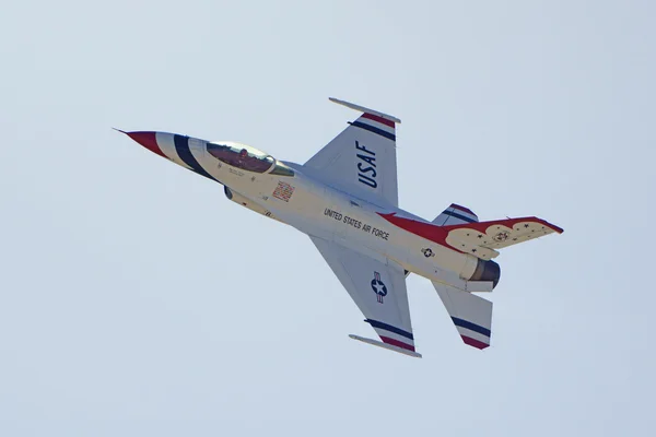 Airplane Thunderbirds F-16 jet fighters — Stock Photo, Image