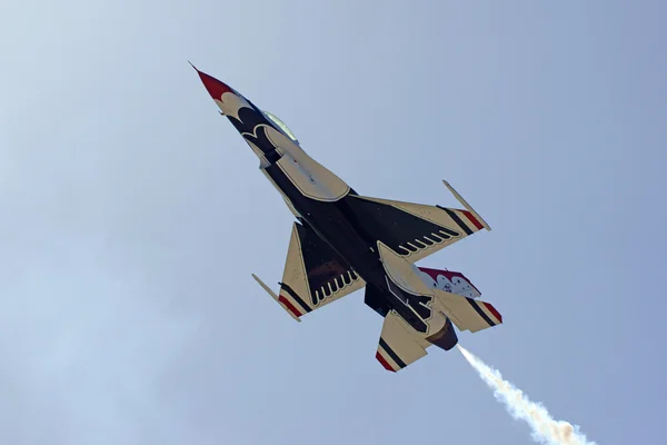 Avião Thunderbirds caças F-16 — Fotografia de Stock