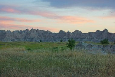Gündoğumu ve Dağları Güney Dakota'daki Badlands Ulusal Parkı