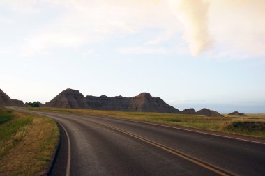 Gündoğumu ve Dağları Güney Dakota'daki Badlands Ulusal Parkı