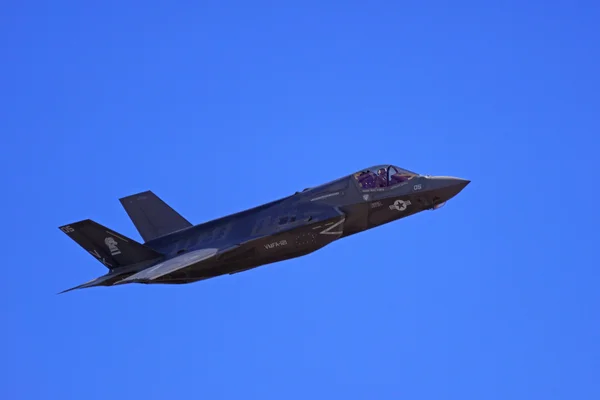 Spectacle aérien Miramar 2014 Blue Angels et avions de combat militaires — Photo