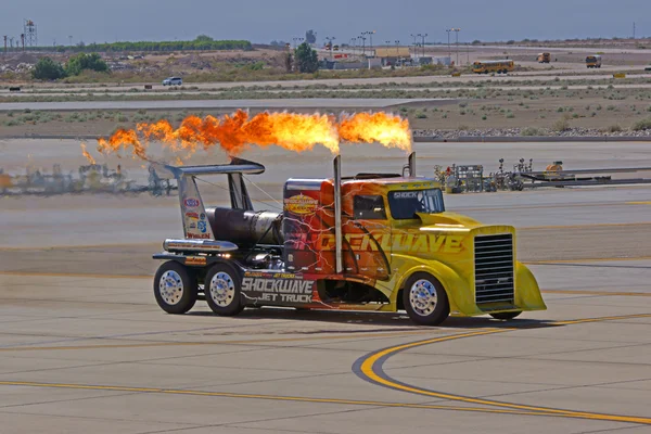 Jet Truck realiza corrida de alta velocidade em 2015 Yuma Air Show — Fotografia de Stock