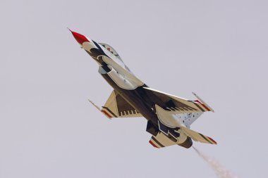 Uçaklar ve İkinci Dünya Savaşı uçakları ve Thunderbirds bize hava kuvvet filosu 2015 Los Angeles hava Fuarı'nda da dahil olmak üzere askeri Jet uçak