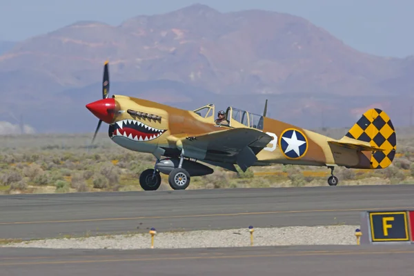 Letadel a vojenské proudová letadla druhé světové války letadla a blesky nám Air Force Squadron na 2015 Los Angeles Air Show — Stock fotografie