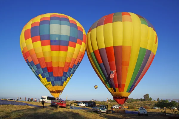 Hőlégballonok szárnyal a 2015-ös, Temecula léggömb és Borfesztivál — Stock Fotó