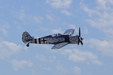 2015 uçaklar, şöhret Air Show'da Chino, California uçan uçaklar, vintage İkinci Dünya Savaşı uçak,