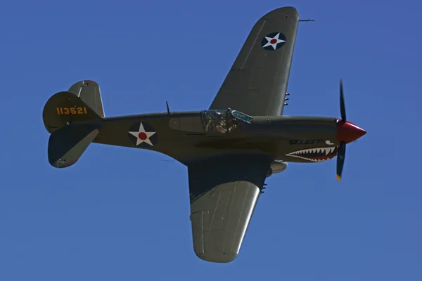 航空ショー 2015年航空ショーでヴィンテージ第二次世界大戦飛行機とジェット機 — ストック写真