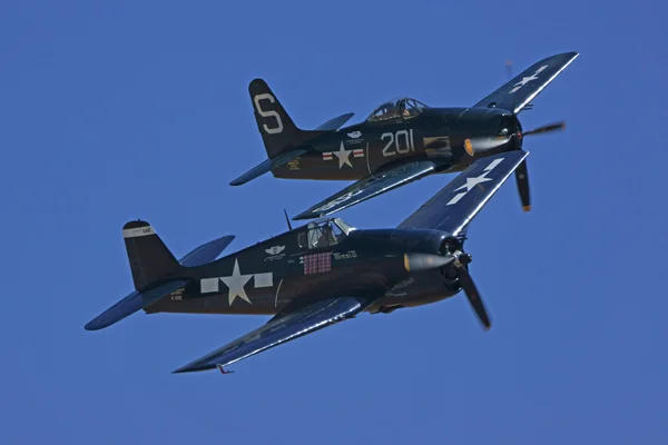 Hava gösterisi vintage İkinci Dünya Savaşı uçakları ve jet uçağı 2015 air Show'da — Stok fotoğraf